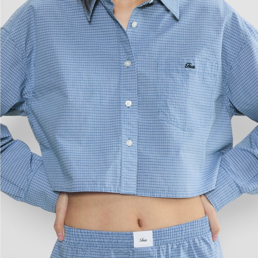 Aritzia TNA Plaid Cotton Cropped Blue Button Down Long Sleeve - Picture 2 of 8